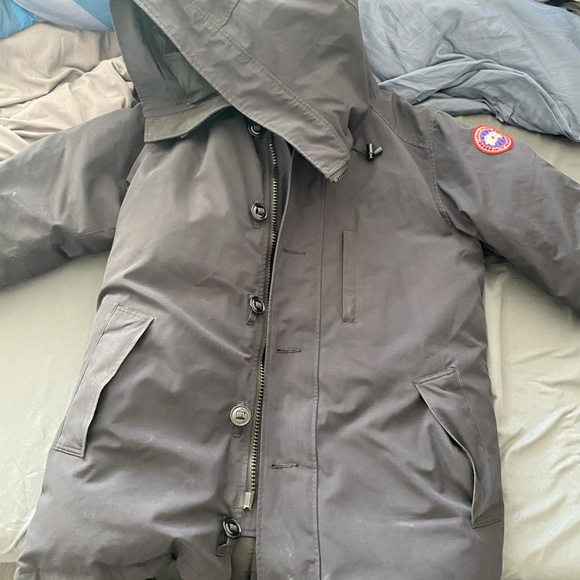 Canada Goose Parka Jackets - Level 4 and Level 5 - Picture 8 of 15